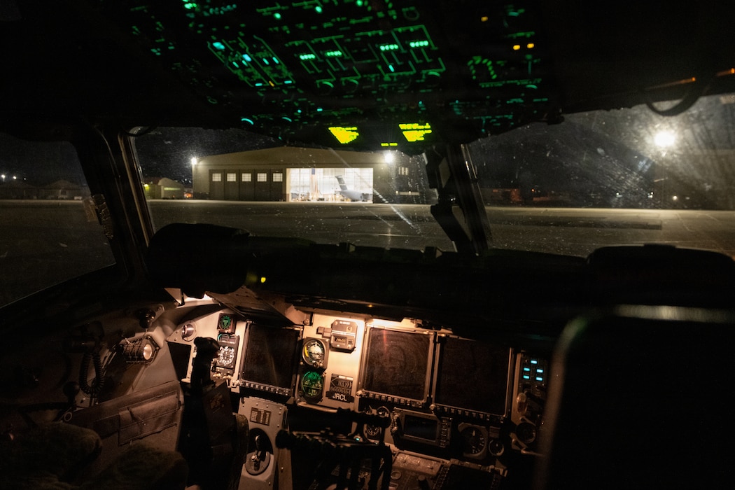 Flight deck of a C-17