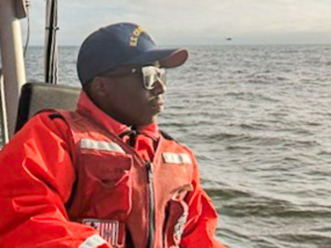 Coast Guard crews and other local agencies are searching for a missing male swimmer, reported by bystanders, Tuesday (Aug 25, 2026).
U.S. Coast Guard Pacific Southwest Public Affairs: (206) 815-6689