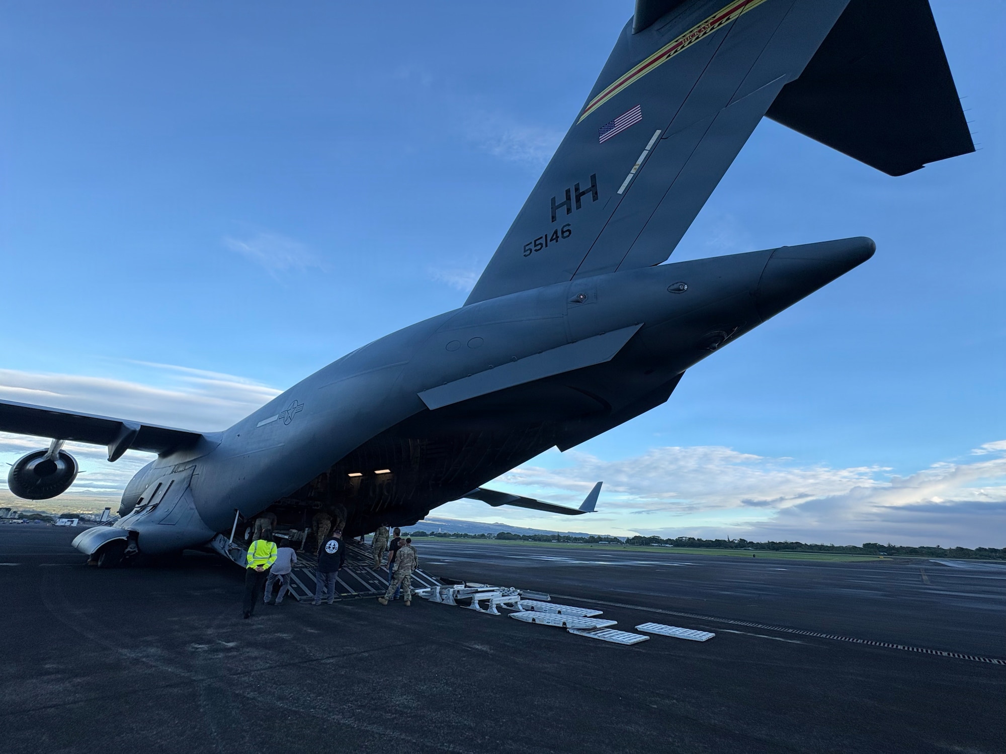 Photo of a C-17 from the rear.