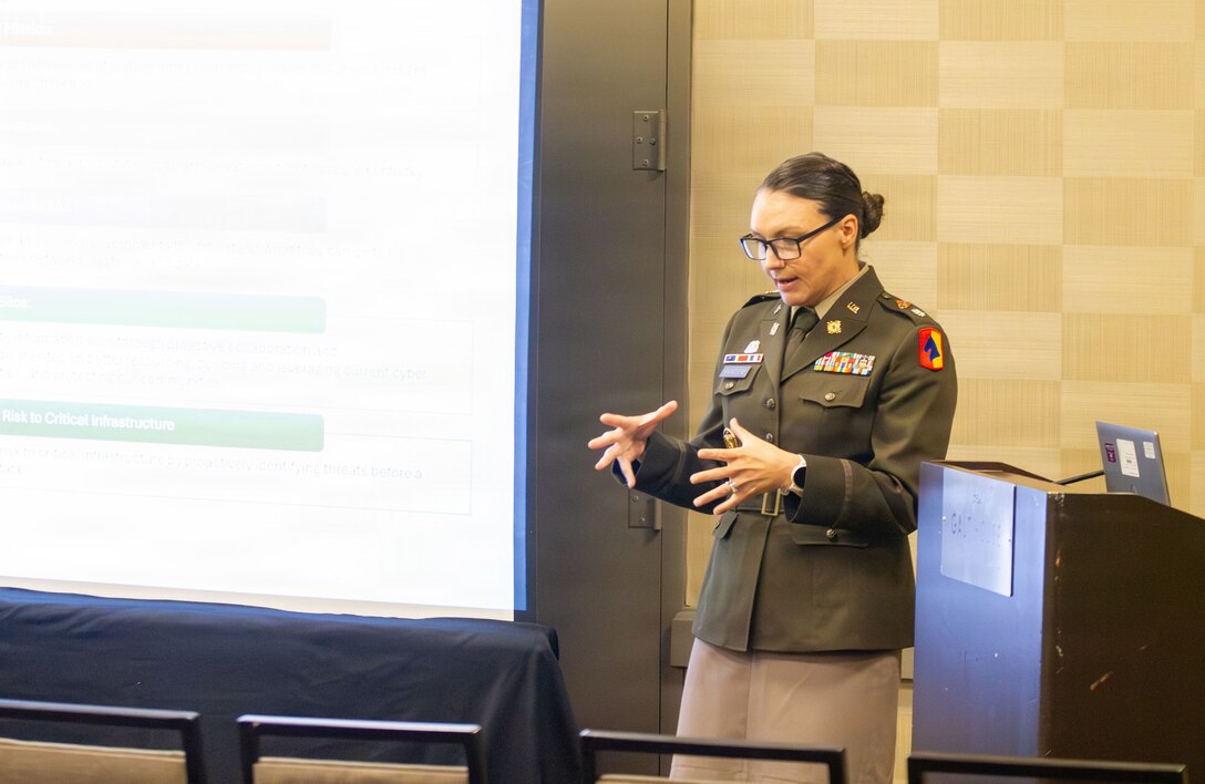 U.S. Army Lt. Col. Dayna Sanders speaks to local leaders at the 2026 Governor's Local Issues Conference in Louisville, Kentucky, Aug. 20.