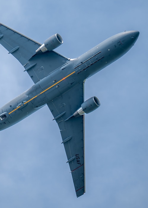 A U.S. Air Force KC-46 Pegasus aircraft flies over attendees while performing at Airshow London 2026, London, Ontario, Aug. 22, 2026. Twenty-two provinces in Canada were recorded to be represented by the airshow’s attendees. (U.S. Air Force photo by Airman 1st Class Emma Wright)
