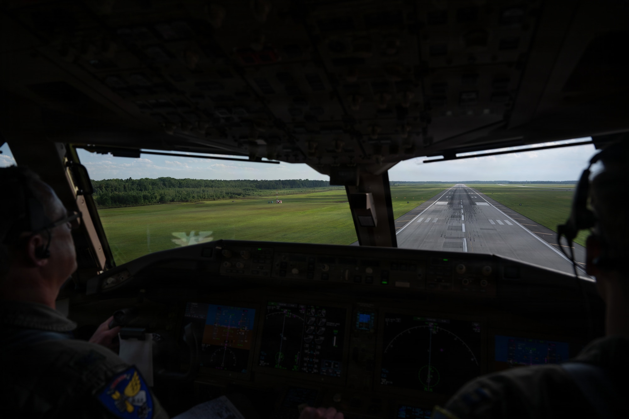 U.S. Air Force Col. Allen Morris, left, 305th Air Mobility Wing commander, lands a KC-46A Pegasus aircraft at Joint Base McGuire-Dix-Lakehurst, N.J., Aug. 8, 2026.