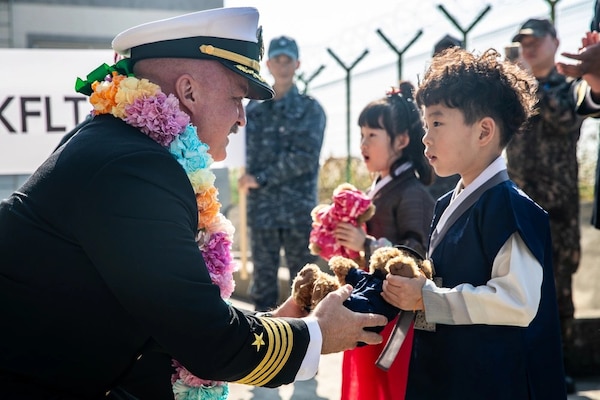 USS George Washington Strike Group Arrives in Busan