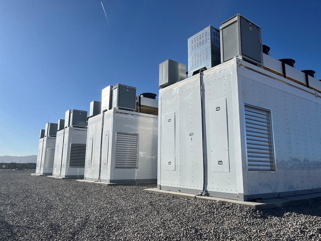 Large microgrid storage units