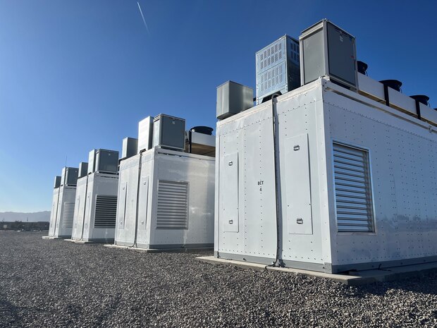 Large microgrid storage units