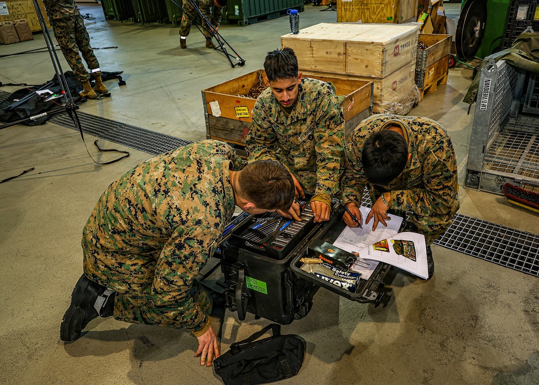 Cave Draw Preps Marines for Cold Response in Norway
