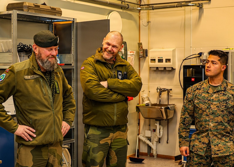 Cave Draw Preps Marines for Cold Response in Norway
