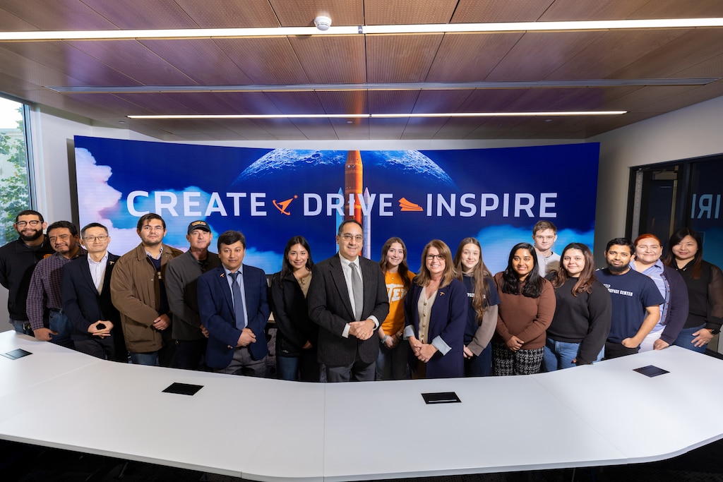 ERDC’s Construction Engineering Research Lab (CERL) and the University of Texas at El Paso (UTEP) teams that were involved in the successful EPA signing event.