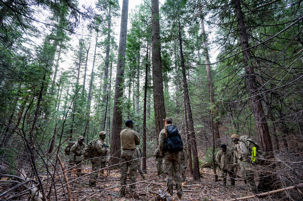Airmen train on evasion skills.