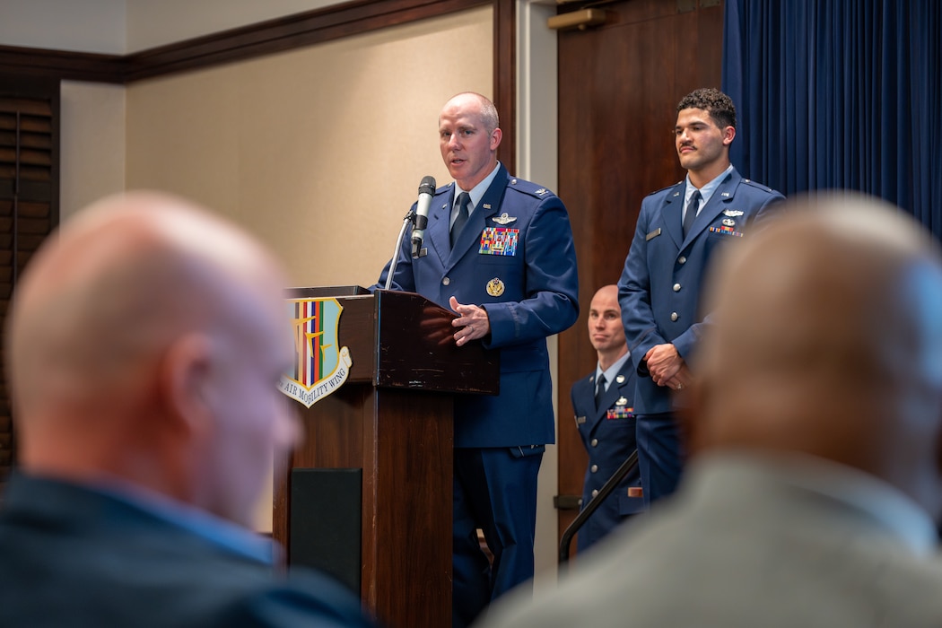 Colonel gives speech during ceremony.