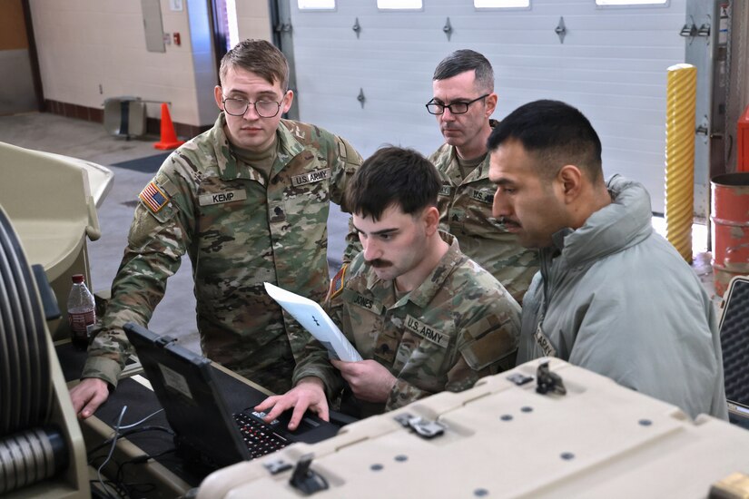 Wisconsin signal Soldiers train for today’s emergencies and tomorrow’s battlefield