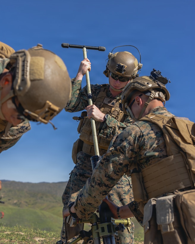 U.S. Marines with Charlie Company, 1st Battalion, 25th Marine Regiment, 4th Marine Division conduct ILOC at Marine Corps Base Camp Pendleton