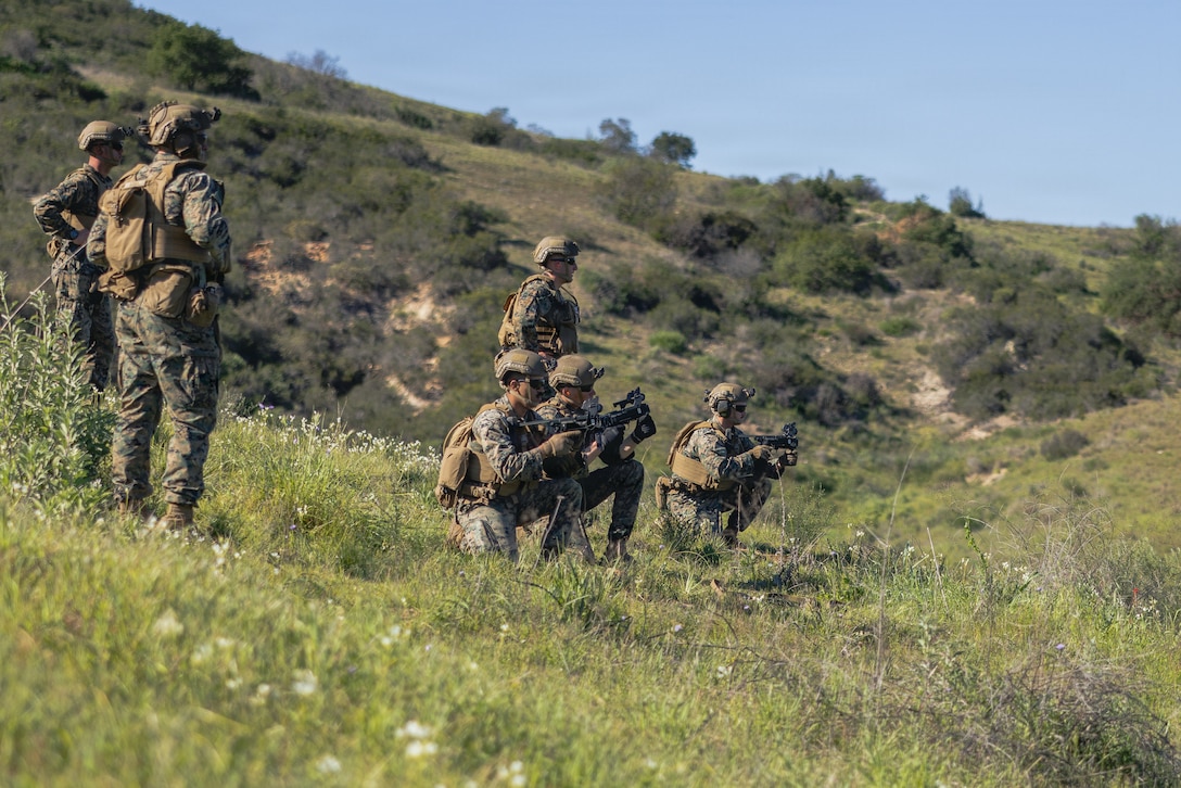 U.S. Marines with Charlie Company, 1st Battalion, 25th Marine Regiment, 4th Marine Division conduct ILOC at Marine Corps Base Camp Pendleton