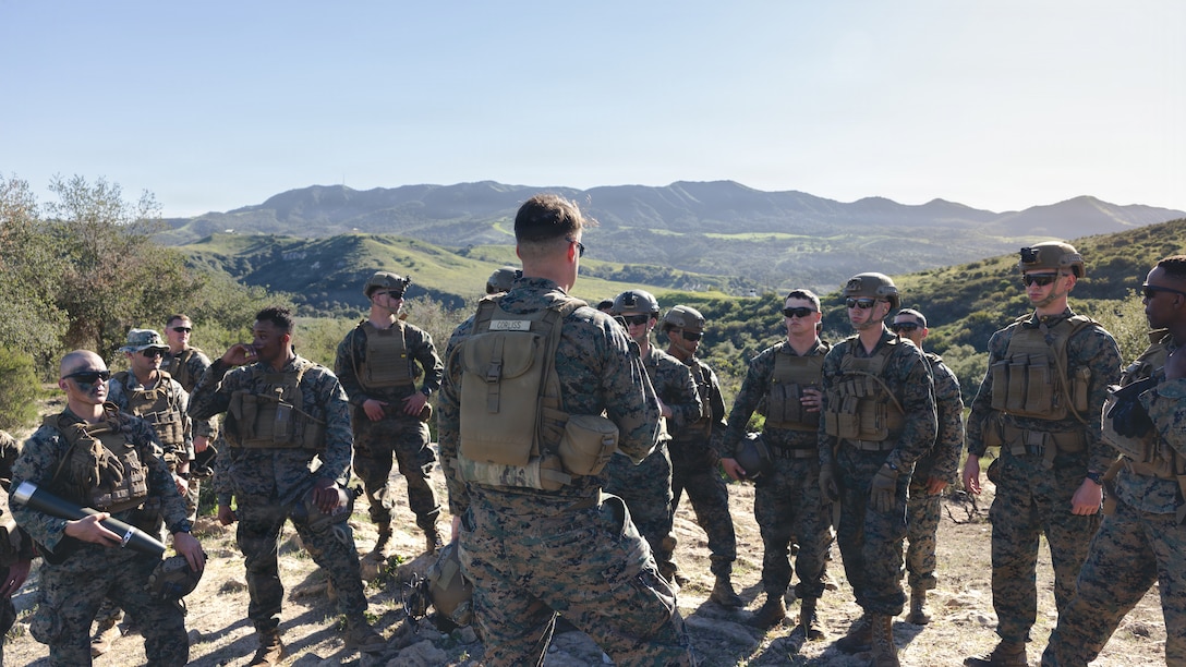 U.S. Marines with Charlie Company, 1st Battalion, 25th Marine Regiment, 4th Marine Division conduct ILOC at Marine Corps Base Camp Pendleton