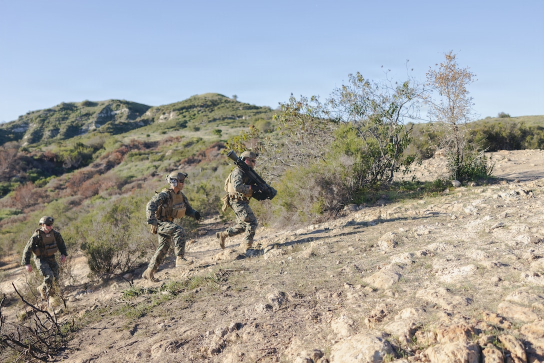 U.S. Marines with Charlie Company, 1st Battalion, 25th Marine Regiment, 4th Marine Division conduct ILOC at Marine Corps Base Camp Pendleton