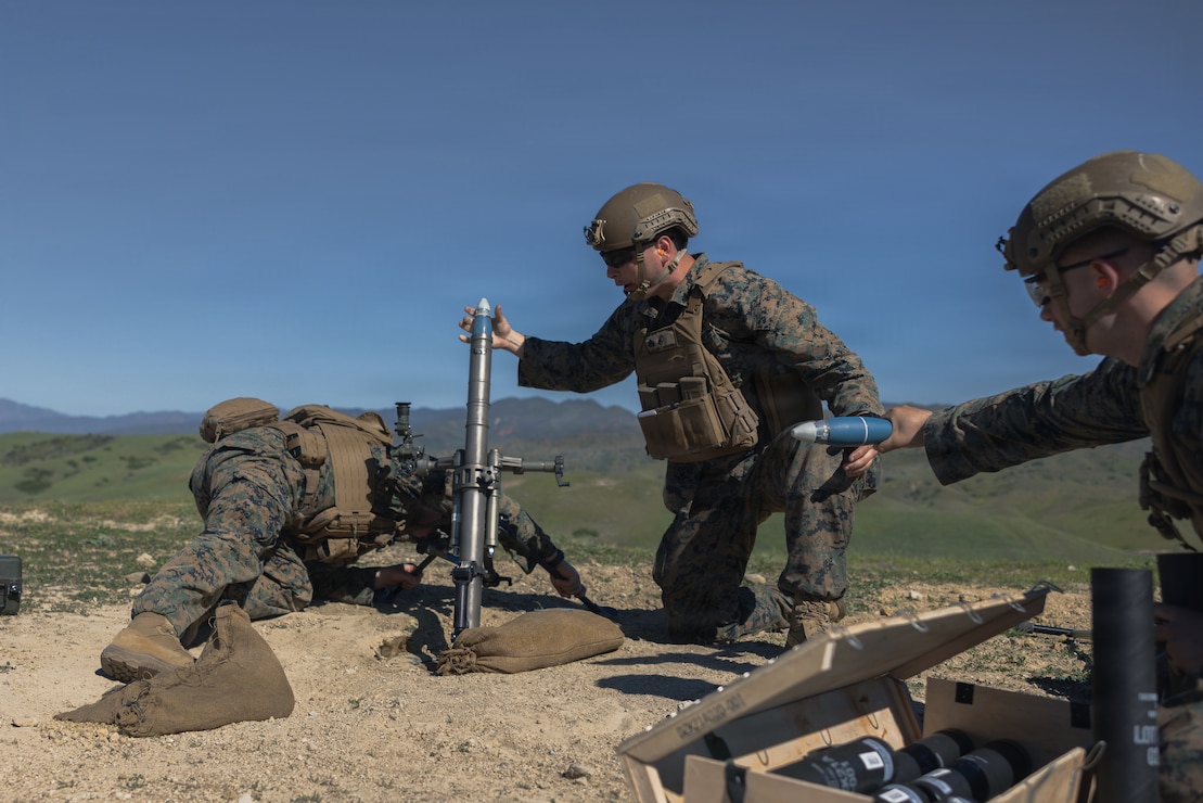 U.S. Marines with Charlie Company, 1st Battalion, 25th Marine Regiment, 4th Marine Division conduct ILOC at Marine Corps Base Camp Pendleton