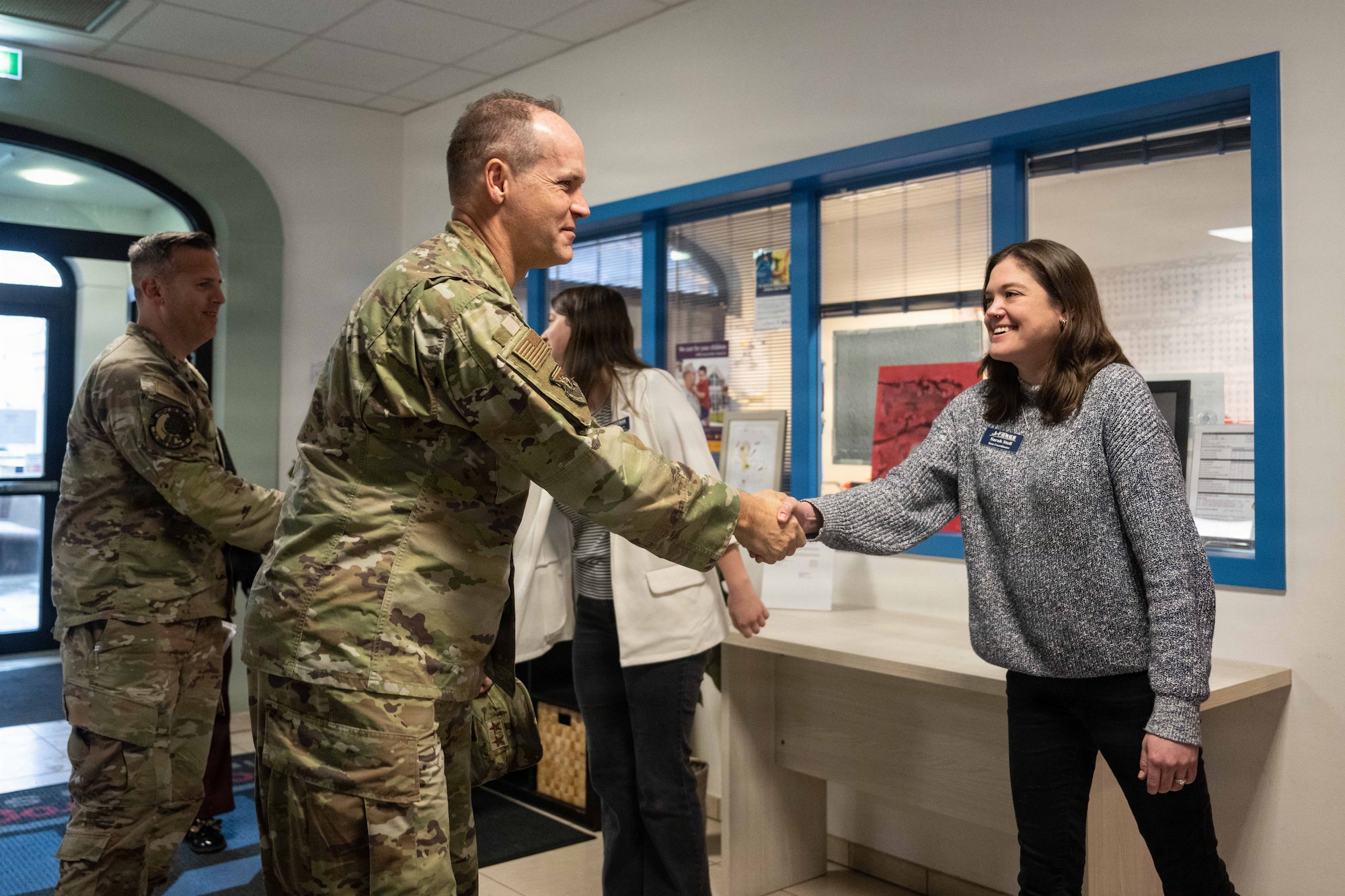 U.S. Air Force Maj. Gen. Jefferson O’Donnell shakes hand.