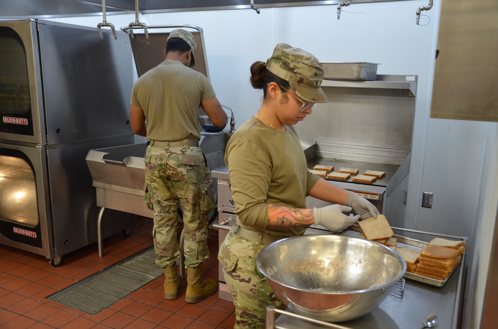 During the Patient Tray Services block of instruction in the Medical Education and Training Campus Nutrition & Diet Therapy course, trainees apply classroom knowledge in a hands-on kitchen laboratory environment that mirrors real-world clinical food service operations. This training reinforces the critical role Army and Air Force nutrition care specialists play in patient care and recovery within fixed medical facilities.