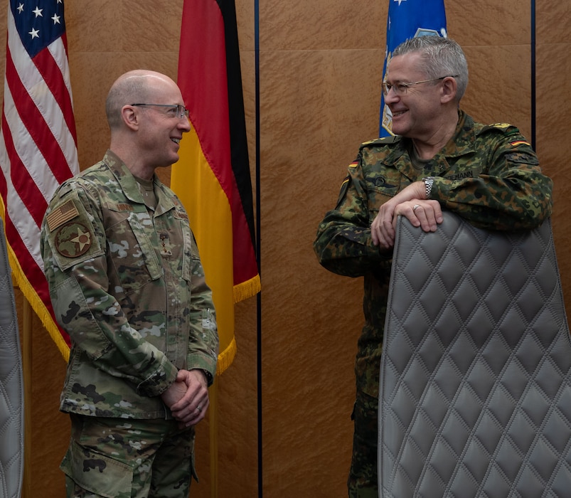 U.S. Air Force Lt. Gen. Jason T. Hinds, U.S. Air Forces in Europe – Air Forces Africa commander, and German Lt. Gen. André Bodemann, Bundeswehr Joint Forces Command deputy commander