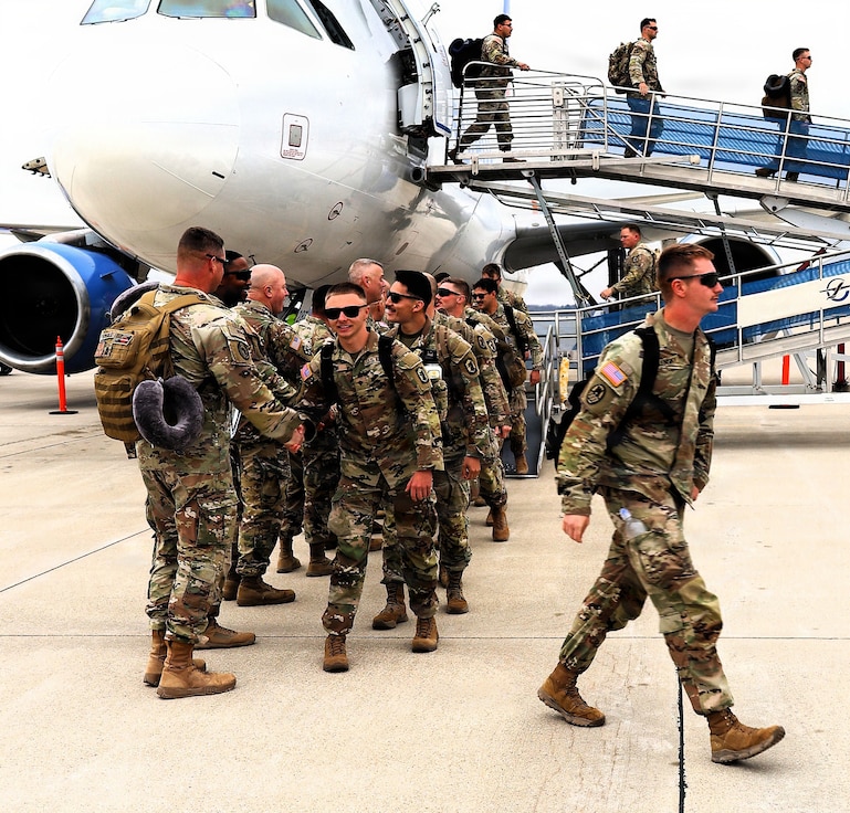 Approximately 100 Soldiers from the Illinois Army National Guard's Macomb-based 661st Engineer Construction Company returned to Illinois from about 6-months in the Middle East.