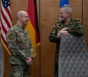 U.S. Air Force Lt. Gen. Jason T. Hinds, U.S. Air Forces in Europe – Air Forces Africa commander, and German Lt. Gen. André Bodemann, Bundeswehr Joint Forces Command deputy commander