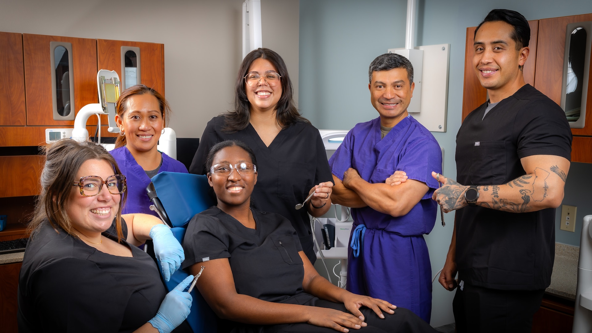 Fort Riley community members have a unique opportunity to gain valuable, transferable career skills through the upcoming Dental Assistant Training Program, offered in partnership between the American Red Cross and the Dental Activity at Irwin Army Community Hospital.
Running from September 2026 through April 2027, this competitive program provides 800 hours of structured classroom instruction and hands-on clinical experience inside Fort Riley dental clinics. While the program prepares participants with the education and practical skills needed to serve as a dental assistant within a military treatment facility, it comes at no tuition cost to those selected.