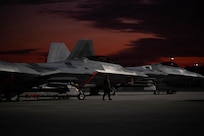 F-22s on filightline
