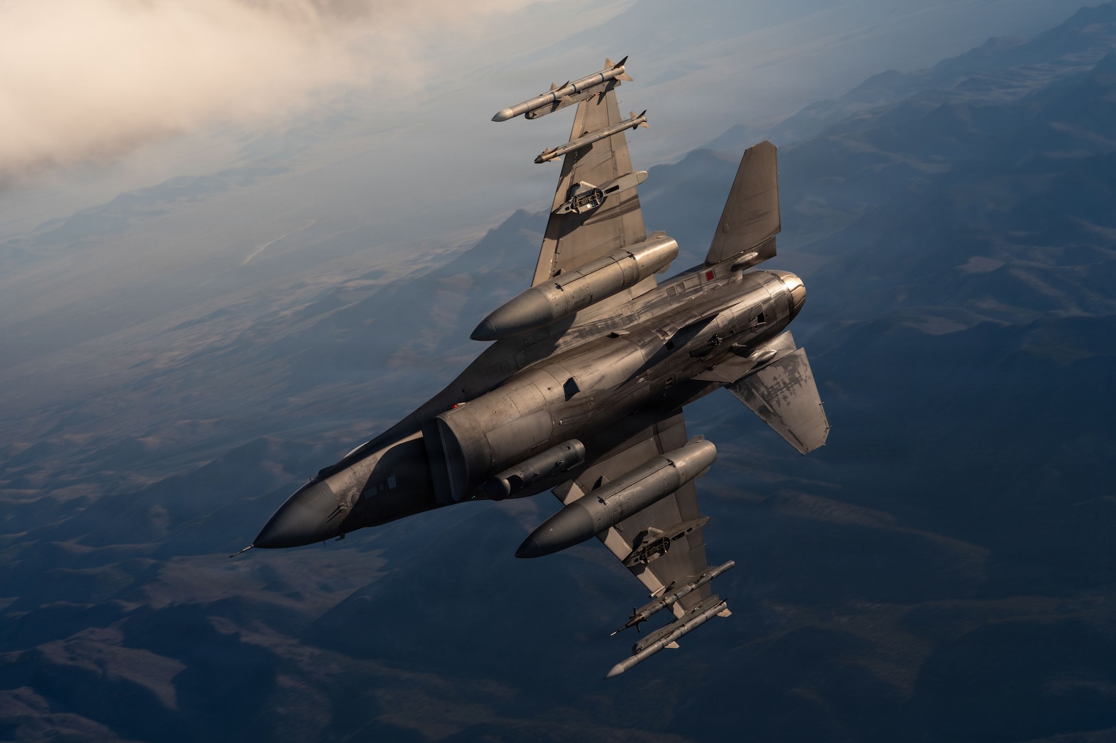 F-16 flying