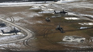 Tanks Maneuvers to an Improved Fighting Position During Combined Resolve