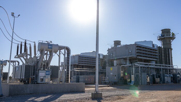 Electric peaking plant