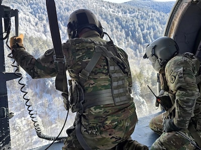 Tennessee Guardsmen Rescue Hiker in Great Smoky Mountains