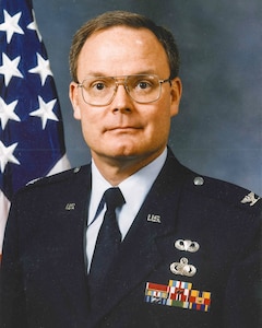 Retired Air Force Col. Michael Heil passed away on Feb. 9, 2026, at the age of 72. Heil served as commander of Arnold Engineering Development Complex from 1998 to 2001. (U.S. Air Force photo)