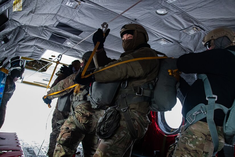 Taking the leap toward readiness: DLA Distribution Susquehanna riggers reclaim critical airborne skills