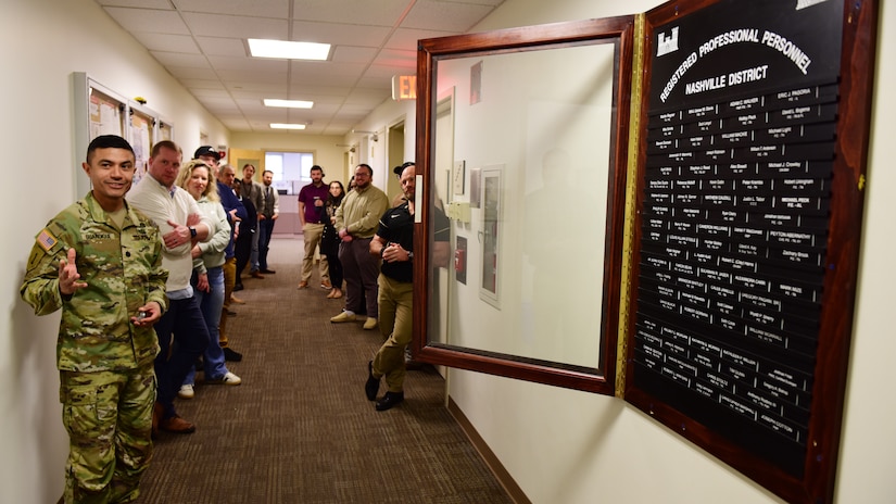 Lt. Col. Guillermo Guandique (Left), U.S. Army Corps of Engineers Nashville District commander, leads a ceremony to recognize the newest licensed professionals Feb. 25, 2026, as part of National Engineers Week festivities at the district headquarters in Nashville, Tennessee. (USACE Photo by Lee Roberts)