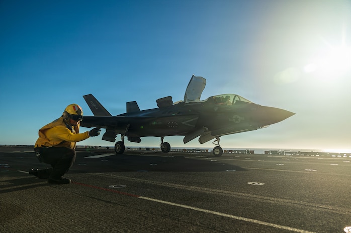 A U.S. Marine Corps F-35B Lightning II with Marine Fighter Attack Squadron (VMFA) 122, 11th Marine Expeditionary Unit, prepares to launch from Wasp-class amphibious assault ship USS Boxer (LHD 4), in the Pacific Ocean, Feb. 26, 2026.
