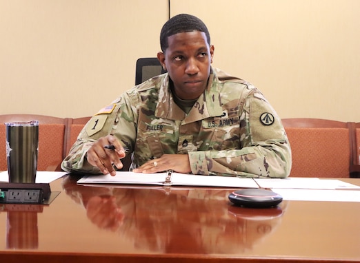 Army Reserve Soldier presented with transportation brigade's "Soldier of the Quarter" award