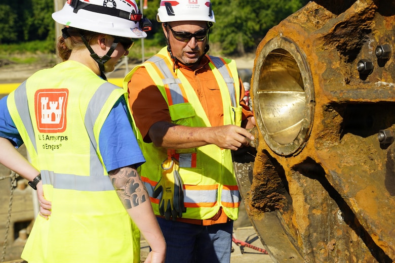 Louisville District’s David Smith and Josee Scott inspect the miter gate at Green Lock and Dam 1 in Reed, Kentucky, Aug. 15, 2025.