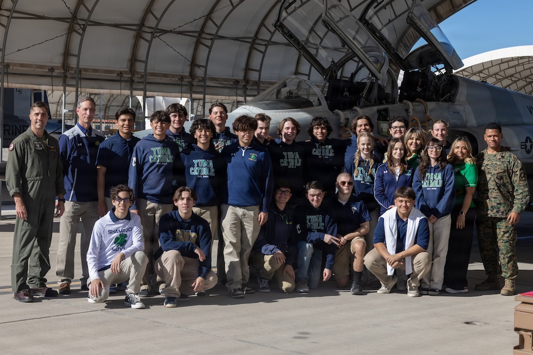 Yuma Catholic students visit MCAS Yuma