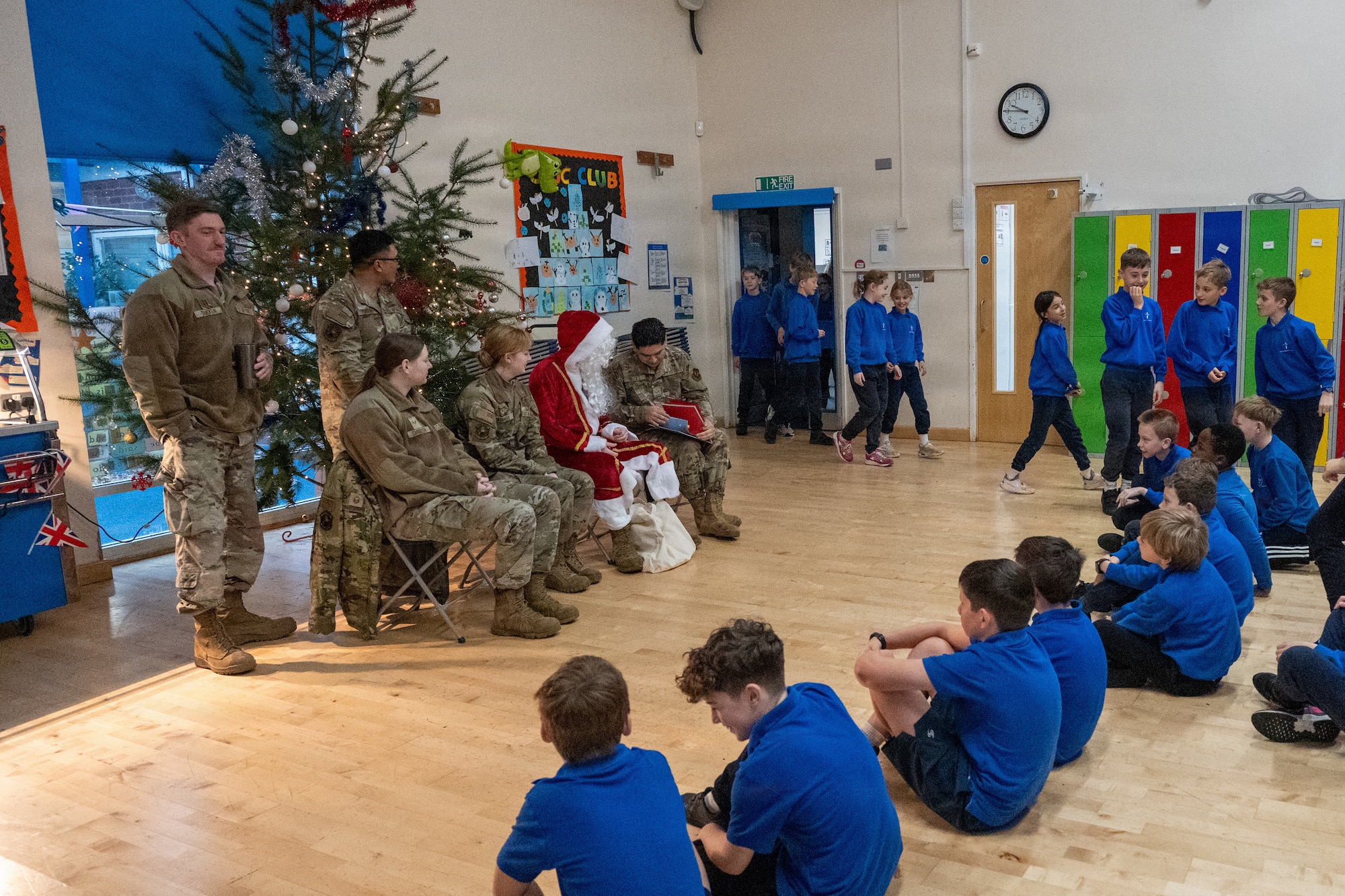 Children speak with Pathfinders