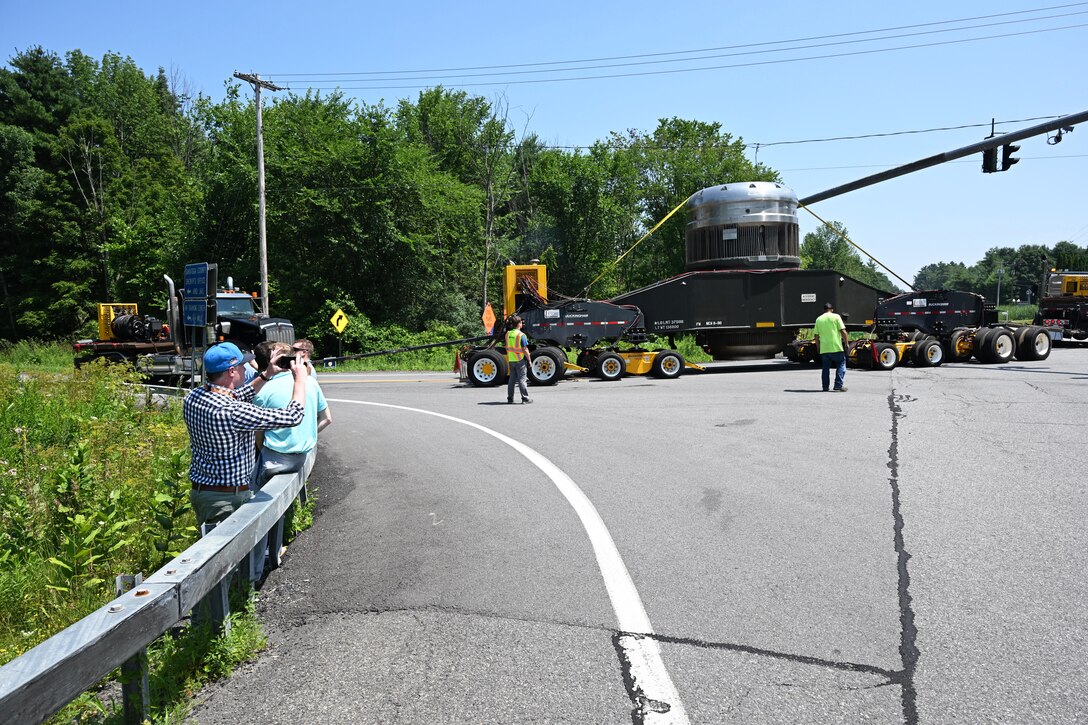 As part of the MARF Defueling Layup Availability (DLA) Project at the Kenneth A. Kesselring Site (KSO), West Milton, New York, Norfolk Naval Shipyard workers, Lucia Specialized Hauling of VA, Inc., New York State Police and other agencies partnered to transport a loaded spent fuel shipping container which will be sent to Idaho National Laboratory, Idaho Falls, Idaho for extensive testing.