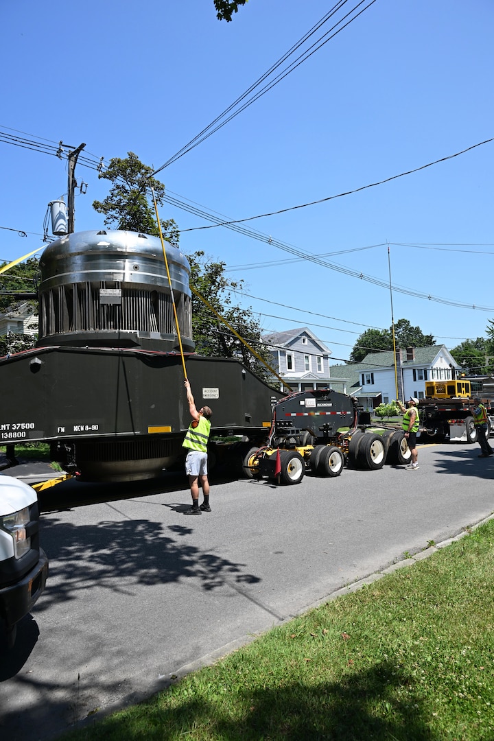 As part of the MARF Defueling Layup Availability (DLA) Project at the Kenneth A. Kesselring Site (KSO), West Milton, New York, Norfolk Naval Shipyard workers, Lucia Specialized Hauling of VA, Inc., New York State Police and other agencies partnered to transport a loaded spent fuel shipping container which will be sent to Idaho National Laboratory, Idaho Falls, Idaho for extensive testing.
