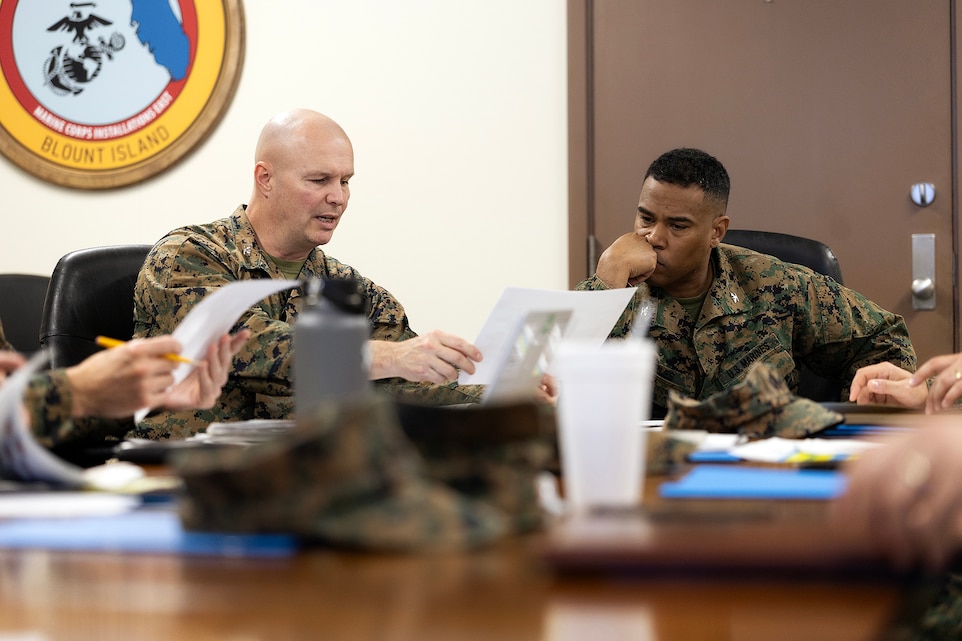 Marine Forces Reserve Leaders Tour Blount Island to Expand Indo-Pacific Support