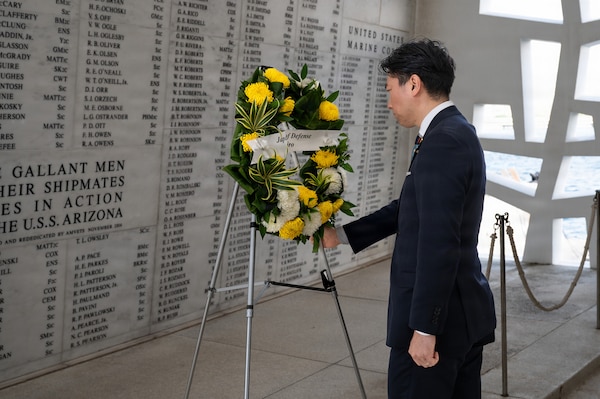 Japanese Minister of Defense Shinjirō Koizumi lays a wreath at the USS Arizona Memorial in Pearl Harbor, Hawaii, Jan. 12, 2026.