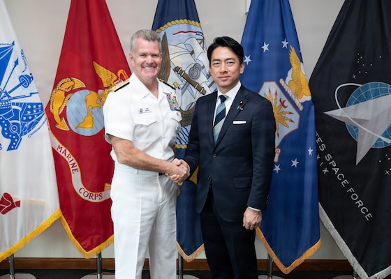 Adm. Samuel J. Paparo, commander of U.S. Indo-Pacific Command, meets with Shinjirō Koizumi, Japanese Minister of Defense, at USINDOPACOM headquarters, Camp H.M. Smith, Hawaii, Jan. 12, 2026.