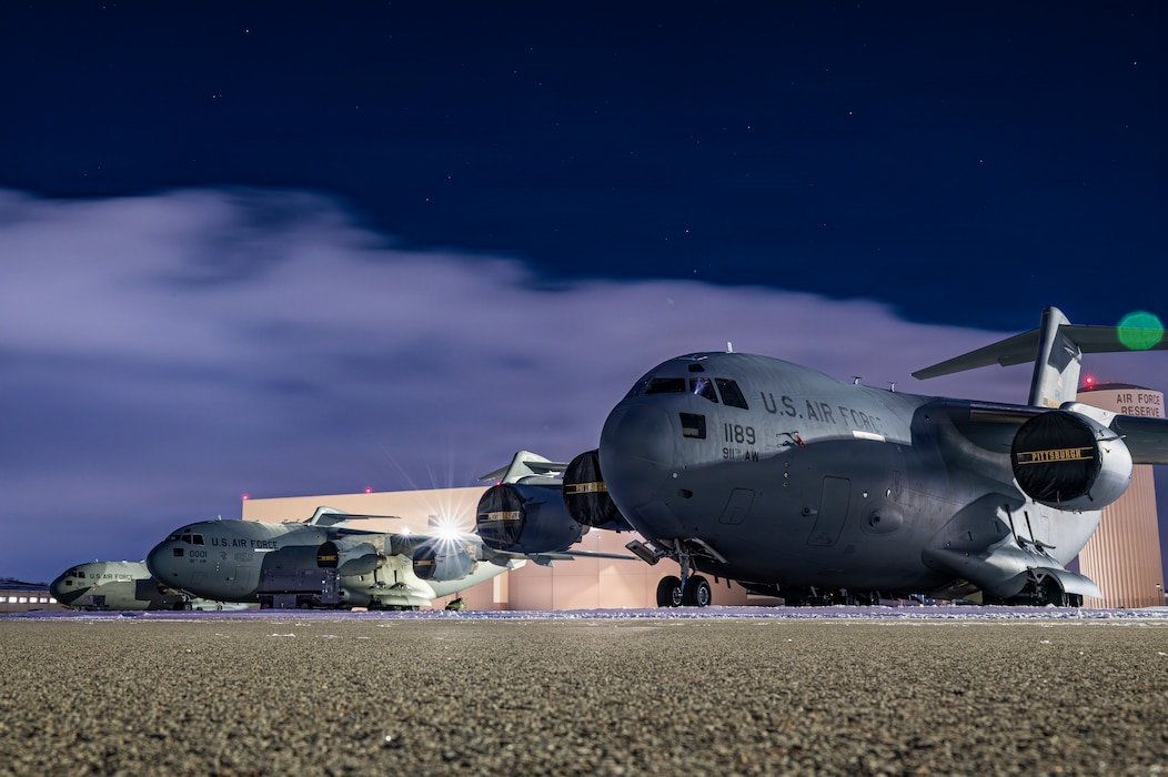 C-17 Globemaster IIIs on the flightline