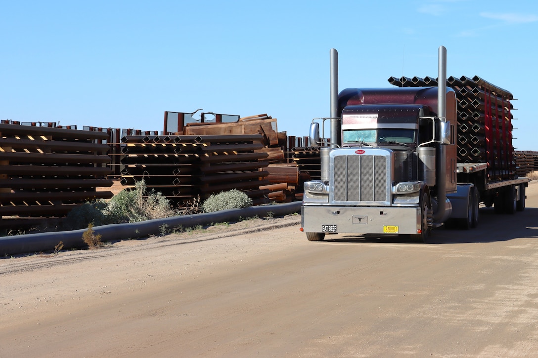 The U.S. Army Corps of Engineers contractors install border panels at the east end of the BMGR-1 project site near Yuma, Arizona, Jan 14. USACE is replacing permanent border barriers along the southern border of the U.S. at the direction of the U.S. Army by the Secretary of War, in response to the presidential national emergency declaration dated Jan. 20, 2025, authorizing the use of Section 2803 of Title 10, U.S. Code. (No one in this image crossed the international border)