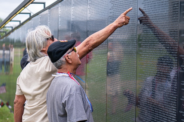 Attendees view The Wall That Heals exhibit at the University of Hawaiʻi – West Oʻahu, Jan. 14.