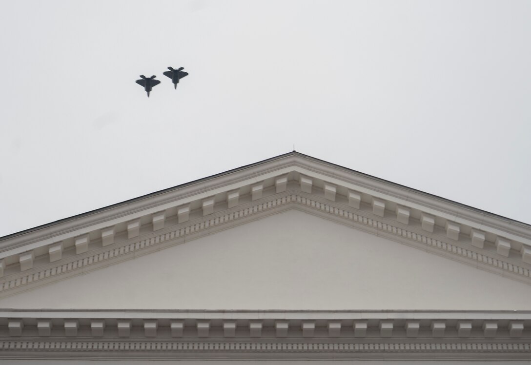F-22s fly over the Virginia Capitol
