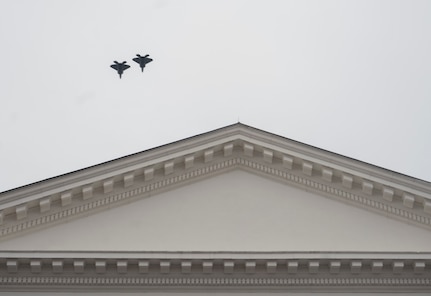 F-22s fly over the Virginia Capitol