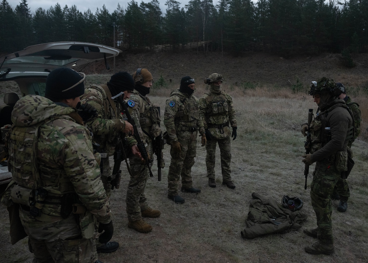 U.S. Navy EOD technicians and Finnish Navy sailors conduct a live-fire exercise in Finland during Freezing Winds 25 on Nov. 25, 2025.